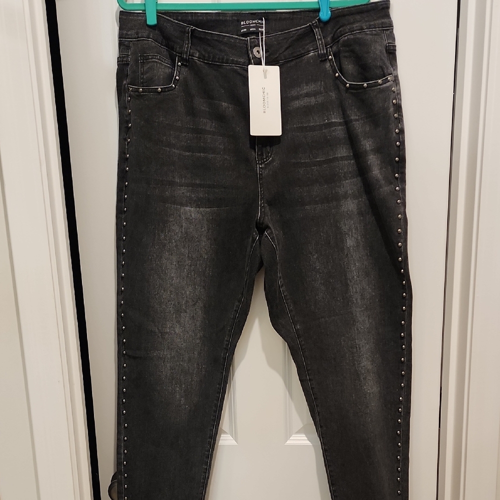 NEW Bloomchic Black Studded Soft And Stretchy Skinny Jeans 20
